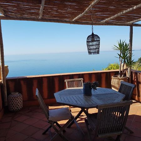 La Bouganvilla Charme & Relax Vista Mare Finale Ligure Kültér fotó