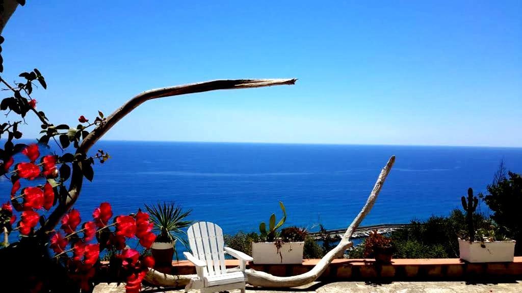 La Bouganvilla Charme & Relax Vista Mare Finale Ligure Kültér fotó